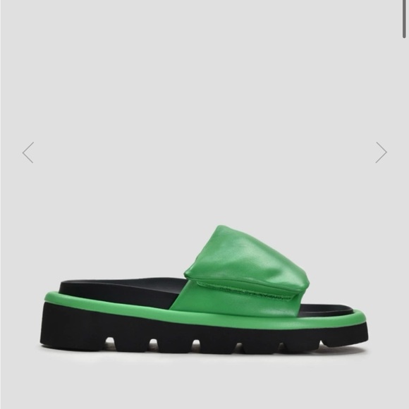 Slippers - Picture 5 of 5